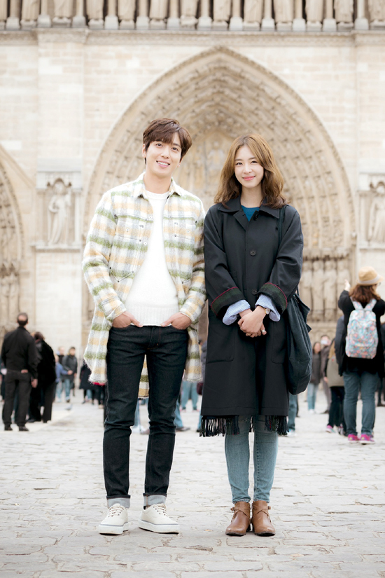 ▲ 이연희x정용화. 드라마하우스, JYP픽쳐스 제공.