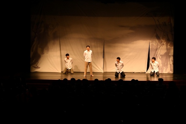 ▲ 김구,장준화 등 독립운동가들의 이야기를 다룬 끝나지않은 영웅들의 이야기가 광복72주년 기념식에서 공연되고있다.