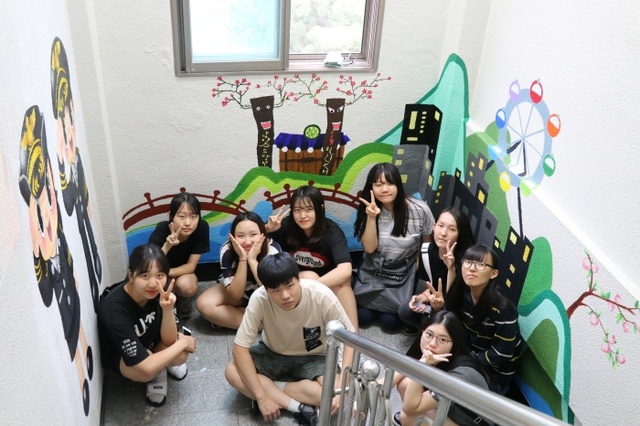 ▲ 남양주소방서 휴 힐링센터 벽화 재능기부 모습 (1)