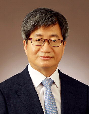 ▲ 문재인 대통령은 21일 대법원장에 김명수 춘천지방법원장을 임명했다. 연합뉴스