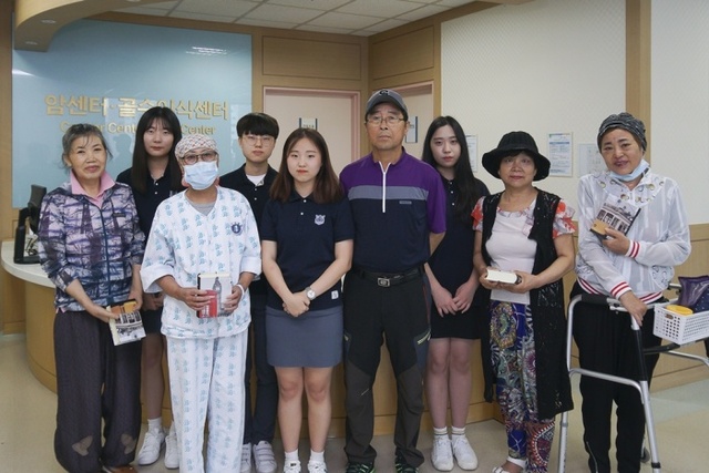 ▲ 인천백석고교 헌혈증 전달