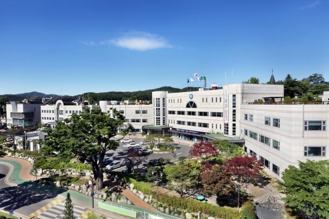 ▲ 가평군청전경(가을)