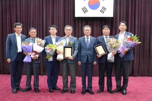 ▲ (사진1) 자랑스런 경기농협 조합장상