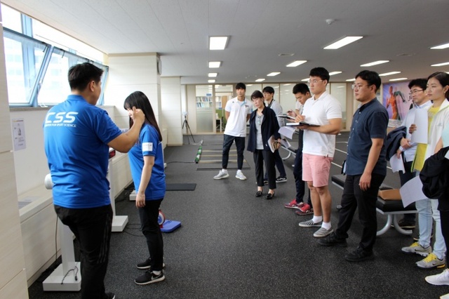 ▲ 11일 경기스포츠과학센터에서 신규 연구원들이 교육을 받고 있다.경기도체육회 제공