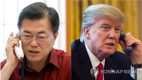 ▲ 문재인 대통령이 17일 오전 청와대에서 도널드 트럼프 미국 대통령과 통화를 하고 있다. /연합뉴스