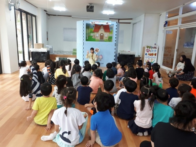 ▲ 17.9.19-이천시, “헨젤과 그레텔”영양 인형극 호응