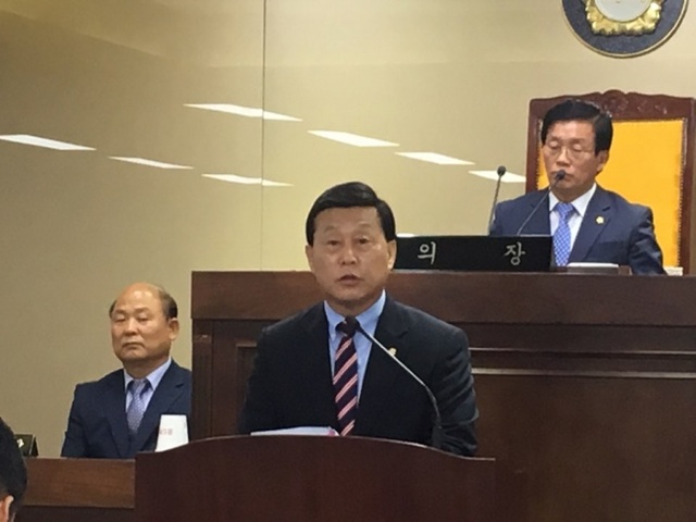 ▲ 양평군의회 송만기의원(무소속)이 5분 발언을 하고있다.