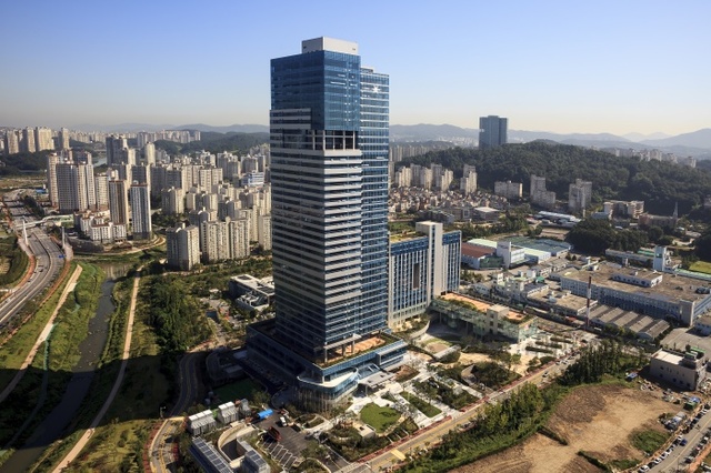 ▲ (사진) 8 흥덕아이티밸리전경