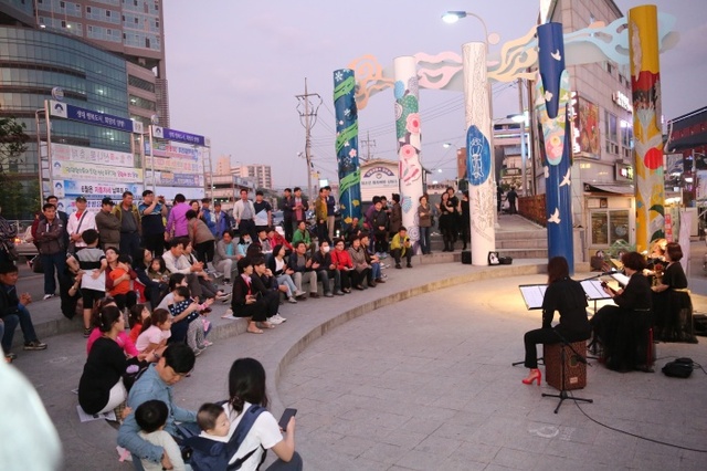 ▲ 양평 라온마당에서펼쳐지는 라온음악회