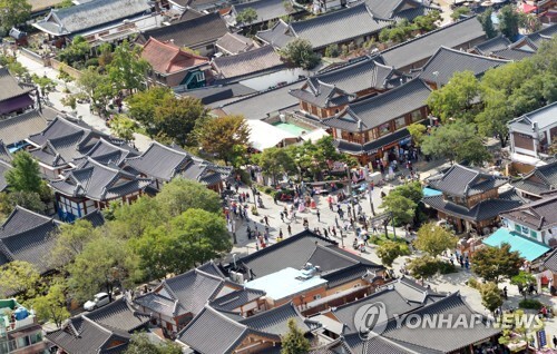 ▲ 북적이는 전주 한옥마을.