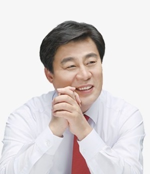 ▲ 김선동 의원은 최고 금리가 인하되면 사금융으로 내몰릴 인원이 약 35만여 달할 것이라며 서민 부담을 줄이는 데는 동의하지만 정부의 준비 없는 추진은 우려된다고 밝혔다. 사진/김선동 의원실