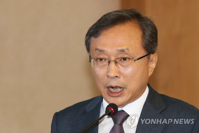 ▲ 청와대는 18일 오후 헌법재판관에 유남석 현 광주고등법원장을 지명했다. [연합뉴스 자료사진]
