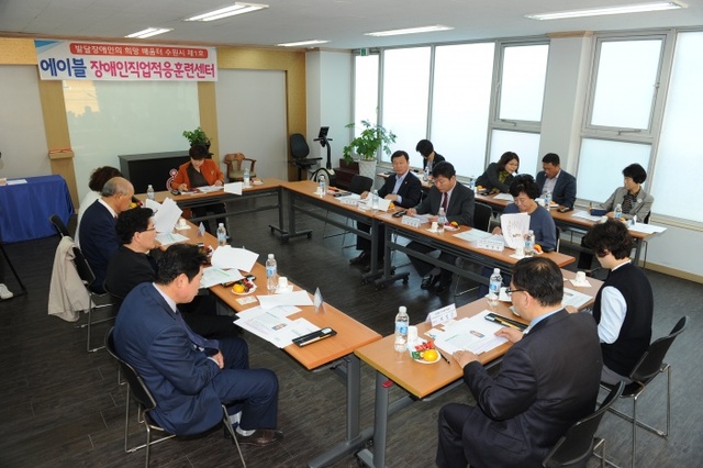 ▲ 20171023_문화복지교육위원회 에이블장애인직업적응훈련센터 찾아 주요 현안 챙겨 (1)