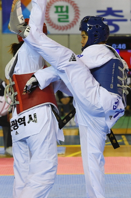 크기변환_W 전국체전4일차-태권도 오 171024 (1).jpg