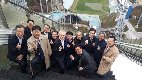 ▲ 은행연합회는 26일 강원도 평창에서 이사회를 개최하고 2018 평창 동계올림픽대회 및 동계패럴림픽대회 조직위원회와 기부협약을 체결했다. 사진/은행연합회