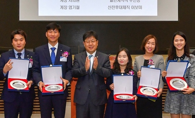 ▲ (사진)1030 조직발전에 헌신한 참일꾼 발굴 시상