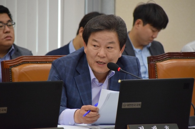 ▲ 정재호 의원 질의사진