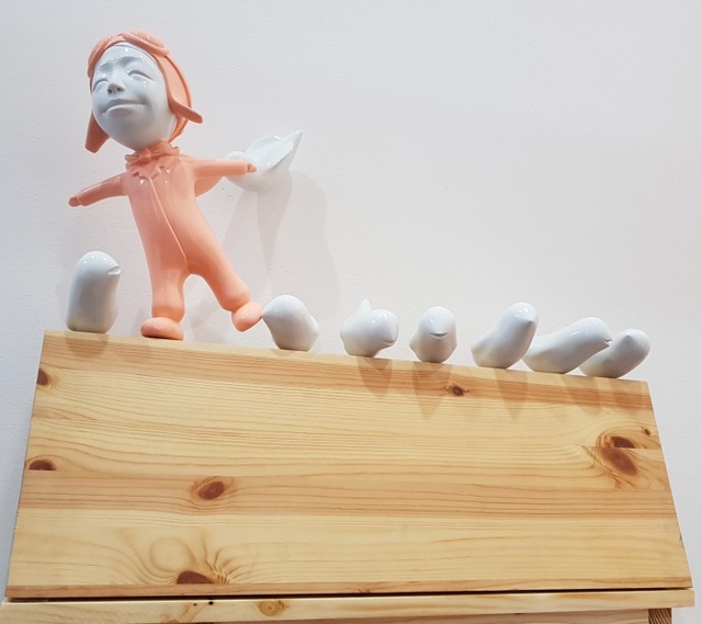 ▲ 하늘을 나는 법, FRP, 우레탄도장, 원목, 60X25X40cm, 2017