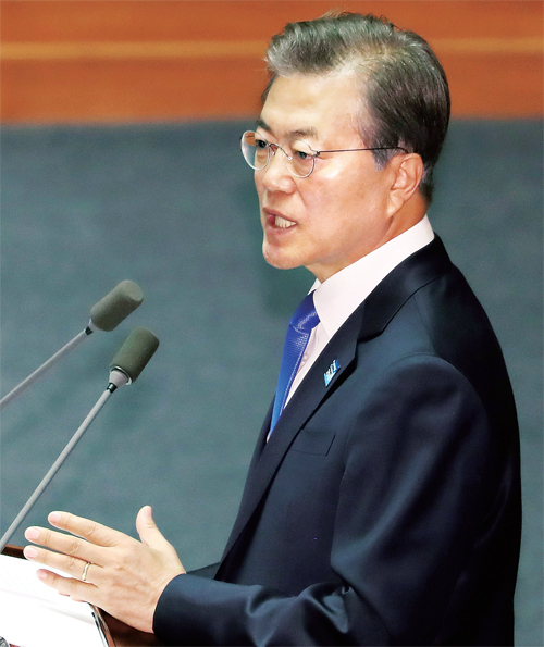 ▲ 문재인 대통령이 1일 오전 여의도 국회 본회의장에서 내년도 예산안 국회 본회의 상정에 따른 시정연설을 하고 있다. 연합뉴스