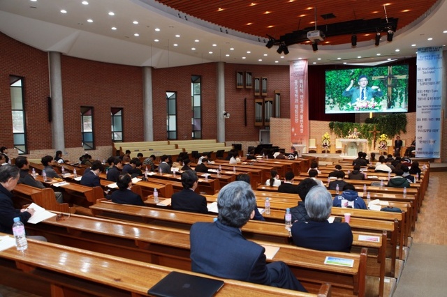 ▲ 삼육대 신학포럼_배덕만 기독연구원 느헤미야 교수 발제