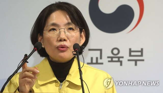 ▲ 경북 포항에서 발생한 규모 5.4 규모의 강진으로 2018학년도 대학수학능력시험이 일주일 연기된 16일 수원 수성고등학교에 마련된 시험실이 비어있다. 조태형기자