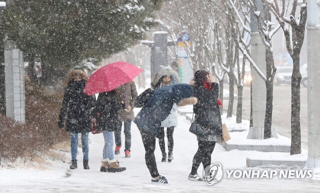 ▲ 경기남부 지역에 첫눈. 연합뉴스