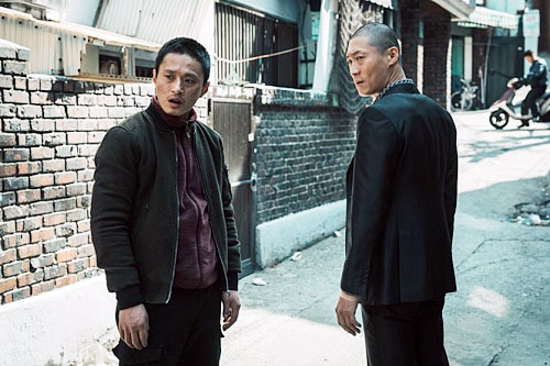 ▲ 영화 '범죄도시' 속 진선규(오른쪽). 메가박스 (주)플러스엠 제공=연합뉴스