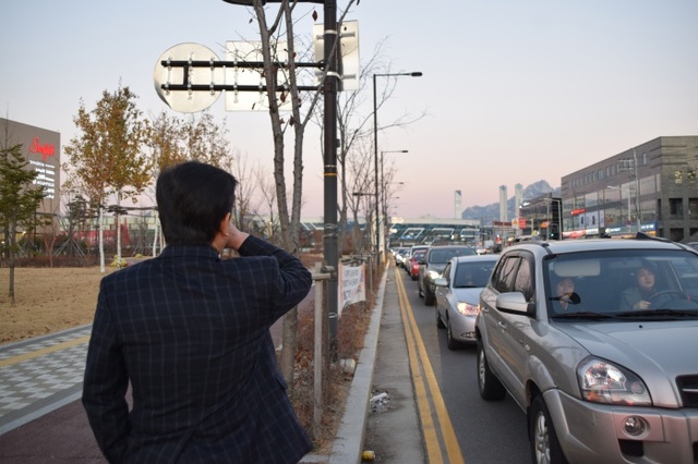 ▲ 정재호 의원이 스타필드 고양점 교통대란 해결책으로 근린공원 지하주차장 활용 방안을 제시했다. (3)