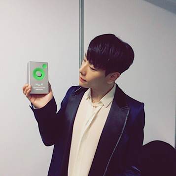 ▲ 박효신 2017 MMA 올해의 무대상 인증샷