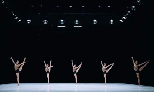 ▲ The Seventh Position.