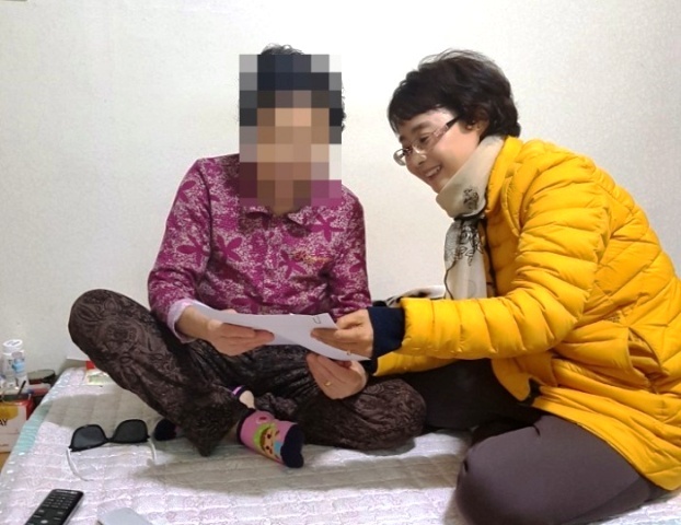 ▲ 광명시는 독거노인이 안전하게 겨울을 보낼 수 있도록 동절기 독거노인 보호대책을 추진한다. 광명시 제공