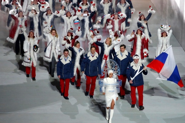 ▲ 국제올림픽위원회(IOC)는 5일(현지시간) 스위스 로잔에서 집행위원회를 열고 국가주도 도핑 조작 스캔들을 일으킨 러시아 선수단의 2018년 평창 동계올림픽 출전을 금지하고 약물검사 문제가 없는 러시아 선수들에게는 개인자격으로 참가할 수 있도록 결정했다. 사진은 2014년 소치 동계올림픽에서 입장하는 러시아 선수단.연합뉴스
