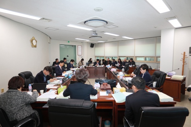 ▲ 의왕시의회, 예산결산특별위원회_심의[1]