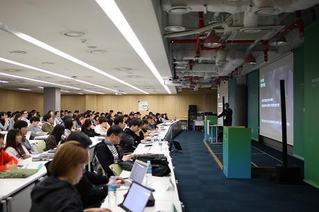 ▲ 네이버가 웹사이트 제작사 실무진 등을 대상으로 웹커넥트 데이를 열고 웹문서 검색 연구 과정 및 향후 방향성을 공유했다. 사진/네이버 제공