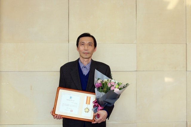▲ 사진_2_김옥준_권역응급의료센터장_경기도지사_표창_수상_사진