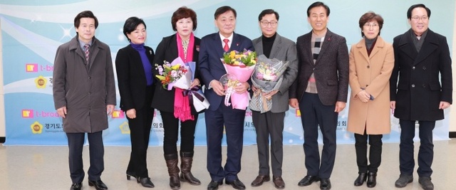▲ 전영남_부의장_의정대상_(왼쪽 네번째)-2