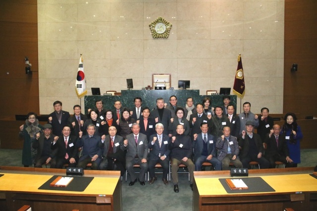 ▲ 성남시의회 하반기 전직 원로의원 초청 간담회 보도사진 (17)
