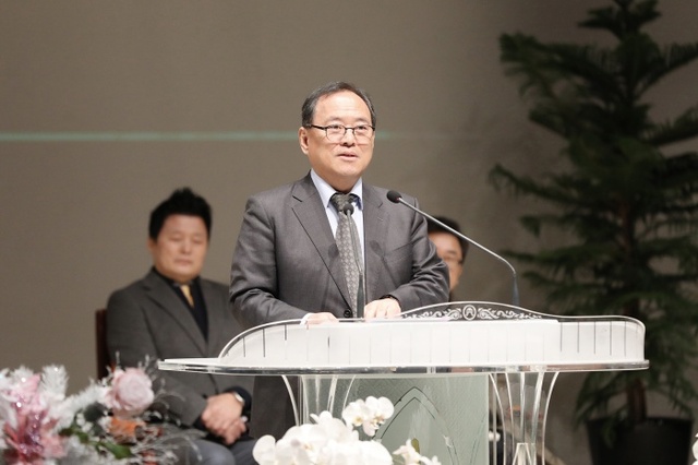 ▲ 사진2_강남대 시무식에서 윤신일 총장이 신년사를 하고 있다