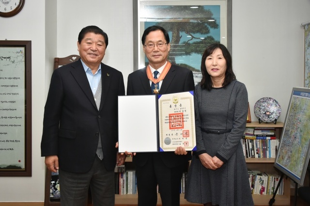 ▲ 0105[총무과] 이강석 전 남양주 부시장 홍조근정훈장 수상