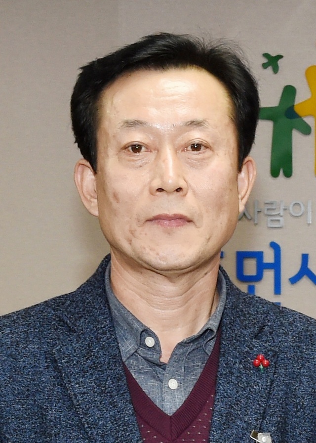 ▲ 07_김병익 도서관사업소장