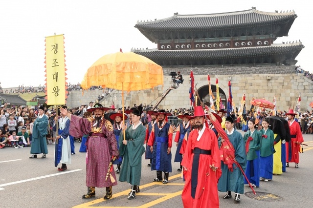 ▲ 수원시, _800만 관광객 시대_ 열었다_자료사진)2017수원화성문화제