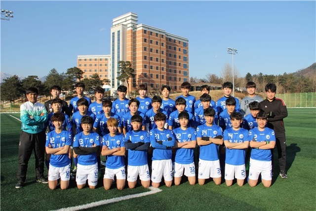 ▲ 동양대 축구부 선수단