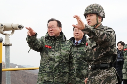▲ 김부겸 행정안전부장관은 18일 백령도에 이어 연평도를 방문해서는 주민들과 간담회를 열었다 사진제공=행안부
