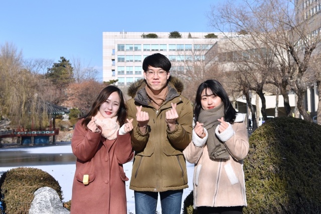 ▲ 12회 차세대문화공간공모전에서 수상한 (왼쪽부터) 김나연, 민식, 이예슬 학생