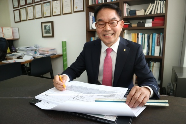 ▲ 김종기 용인지역건축사회장 (1)