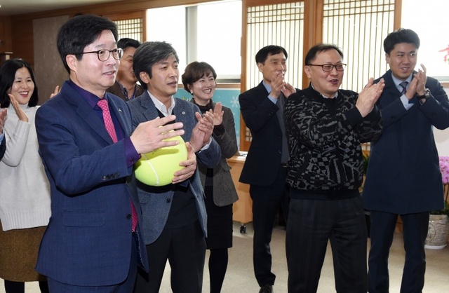 ▲ 염태영 수원시장, “수원의 아들 정현, 온 국민에 희망 안겨”_1
