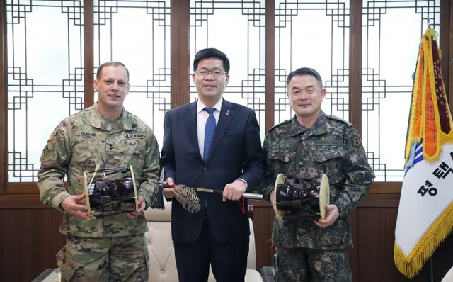 ▲ 공재광평택시장 미2사령광과  한미협력방안 논의
