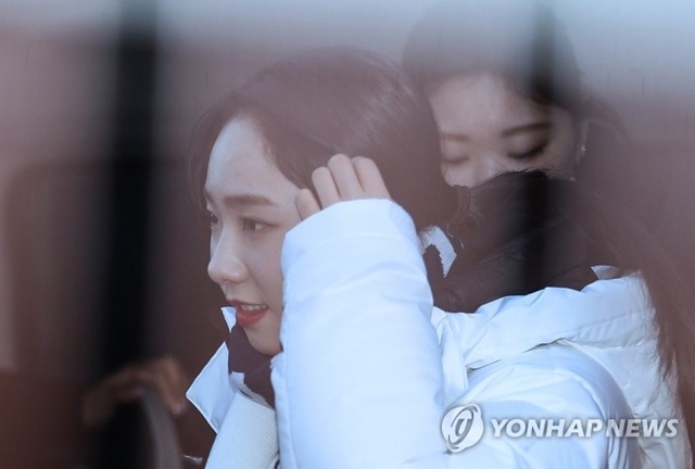 ▲ 피겨 여자 싱글 최다빈(수리고)이 7일 오후 강원도 평창동계올림픽 강릉선수촌에 도착하고 있다.연합뉴스