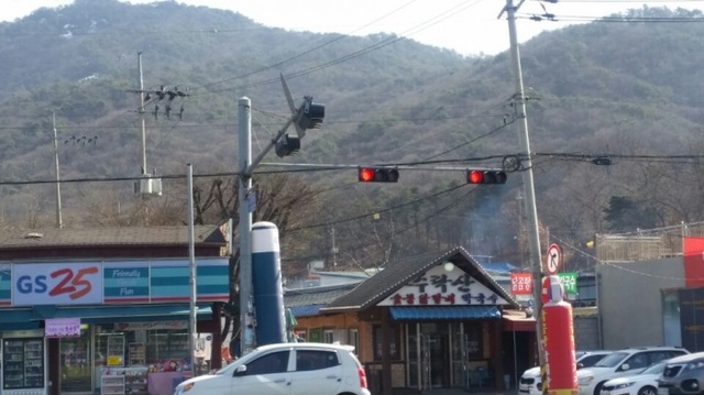 ▲ 7호선 장암역에서 바라본 상하촌마을 ,수락산이 병풍처럼 둘러있다.