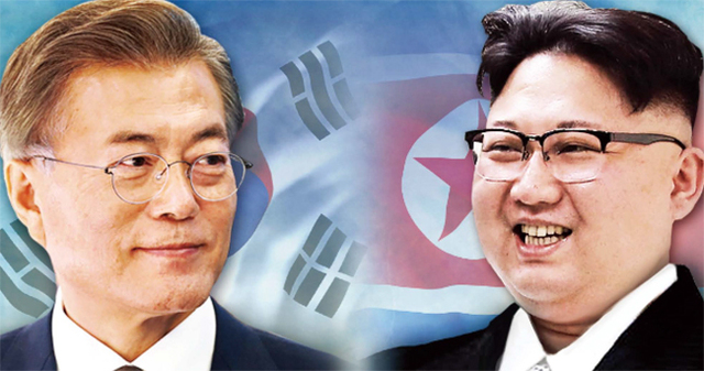 대북특별사절단을 이끌고 방북했다 6일 귀환한 정의용 청와대 국가안보실장이 브리핑을 통해 오는 4월 말 판문점 남측지역 평화의집에서 3차 남북정상회담 개최, 한반도 비핵화 노력 등에 합의했다고 밝혔다. 사진은 문재인 대통령과 북한 김정은 노동당 위원장. 연합뉴스